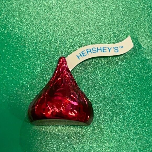 Vintage 1996 Hallmark Red Hershey’s Kiss Brooch - Picture 1 of 5